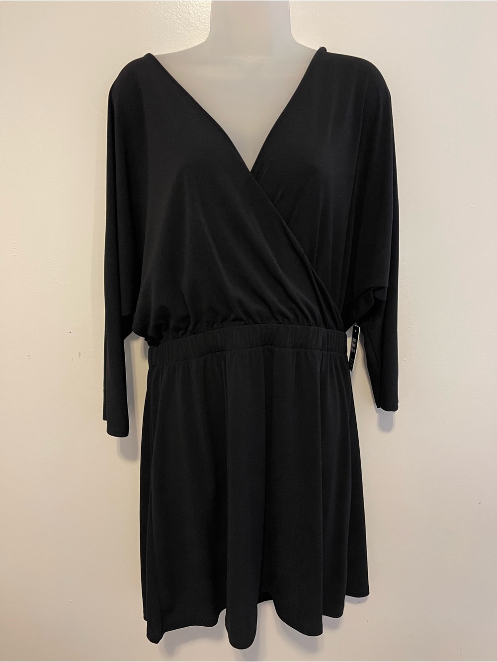 Express Black Surplice V Neck 3/4 Sleeve Dress Strappy Back Size Medium NEW NWT.
